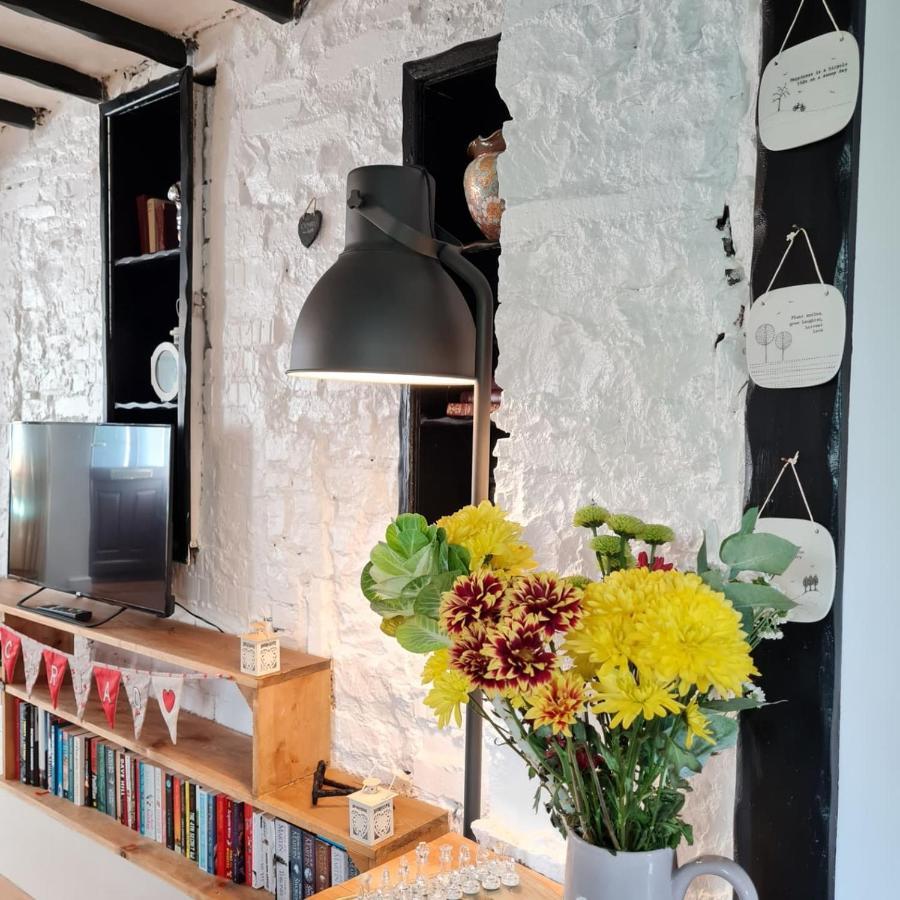 Old Road Cottage Pet Friendly Outdoors Beaches Neath Extérieur photo
